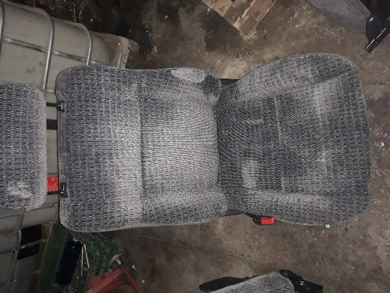 ASIENTO DELANTERO IZQUIERDO