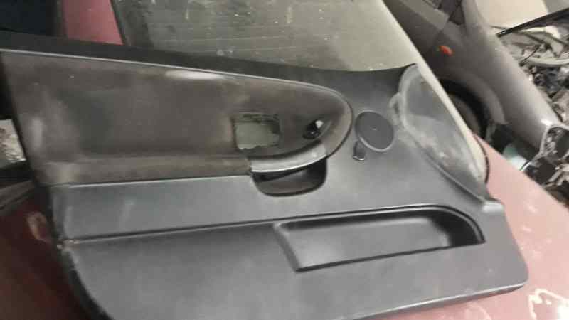 GUARNECIDO PUERTA DELANTERA IZQUIERDA