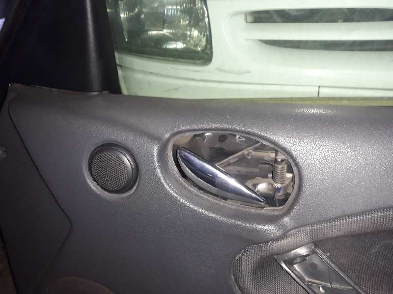 ELEVALUNAS DELANTERO DERECHO