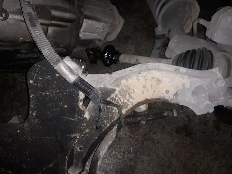 BRAZO SUSPENSION INFERIOR DELANTERO IZQUIERDO