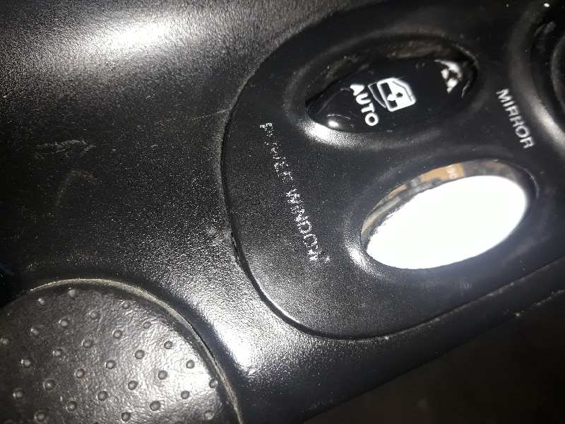 ELEVALUNAS DELANTERO IZQUIERDO