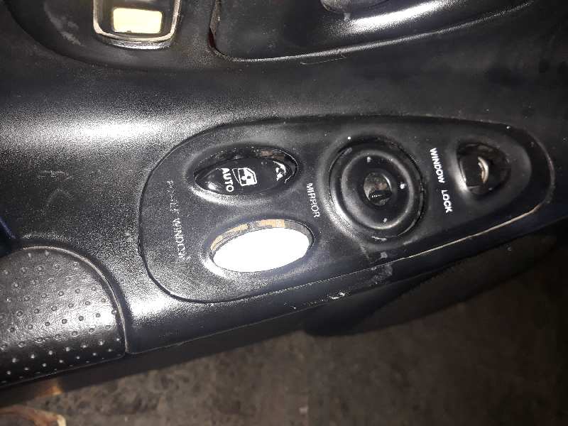 MANDO ELEVALUNAS DELANTERO IZQUIERDO 