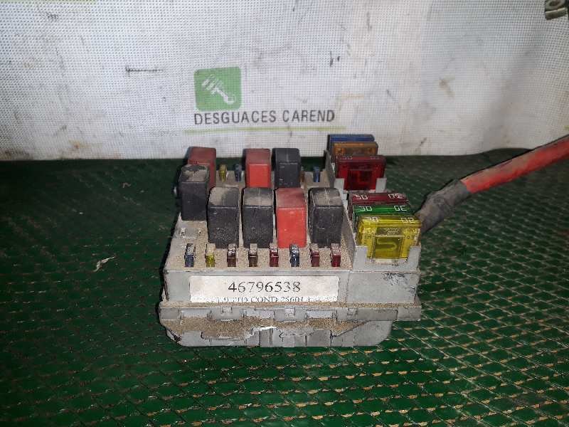 CAJA RELES - FUSIBLES