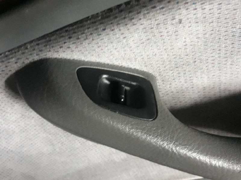 MANDO ELEVALUNAS TRASERO DERECHO