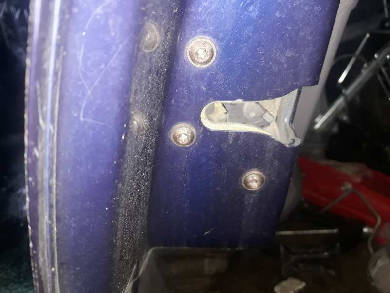 CERRADURA PUERTA TRASERA IZQUIERDA 