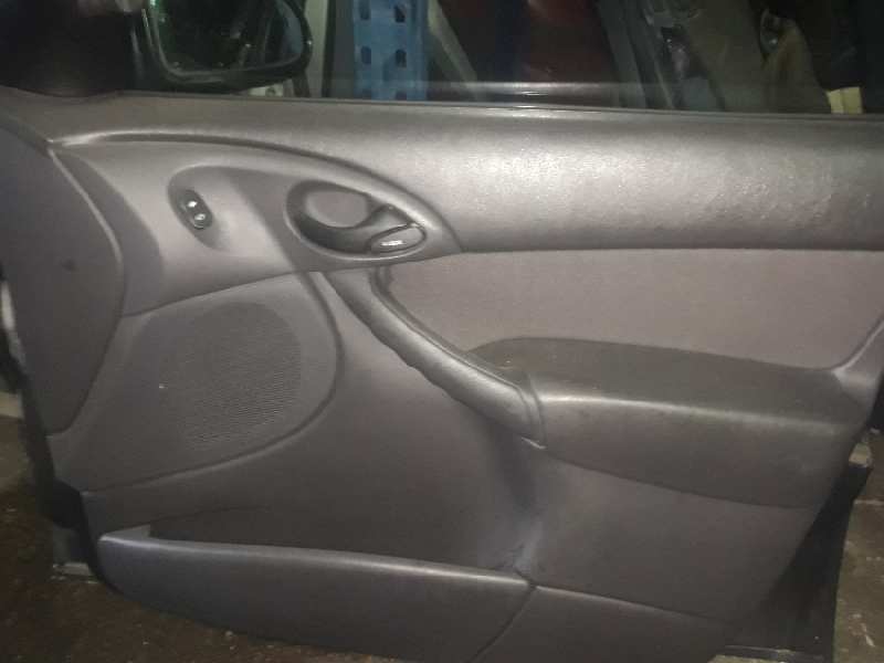 GUARNECIDO PUERTA DELANTERA DERECHA