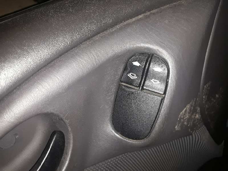 MANDO ELEVALUNAS DELANTERO IZQUIERDO 