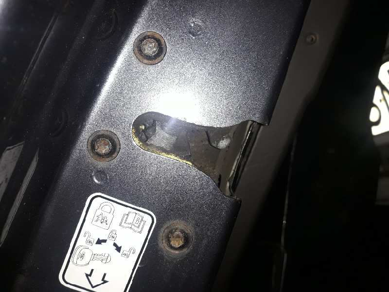 CERRADURA PUERTA TRASERA IZQUIERDA 