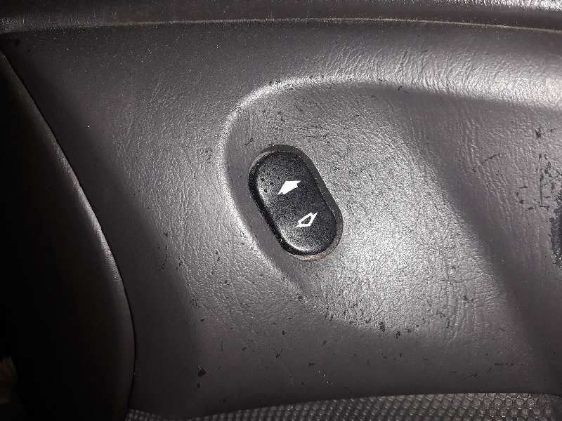 ELEVALUNAS DELANTERO DERECHO