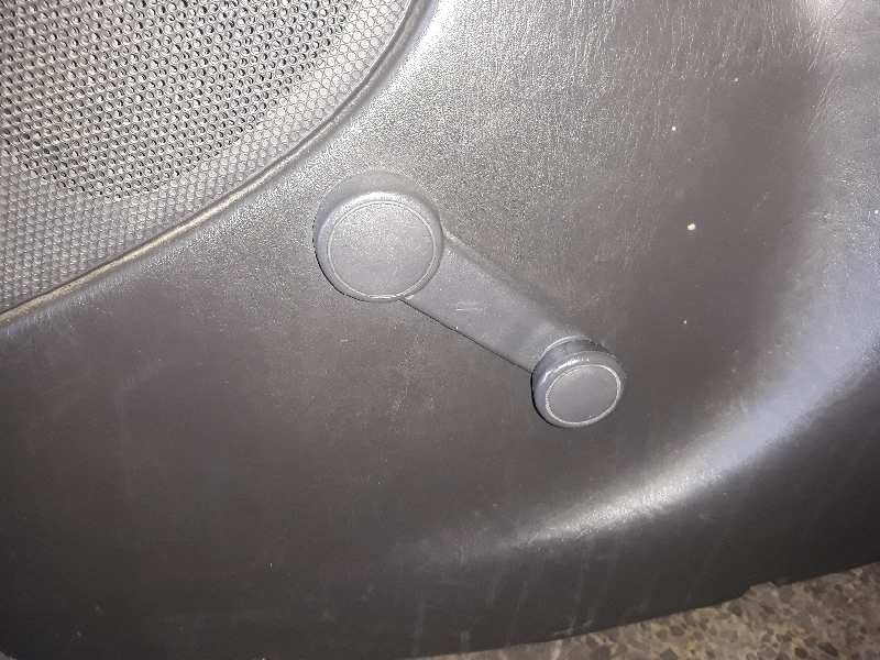 ELEVALUNAS TRASERO DERECHO