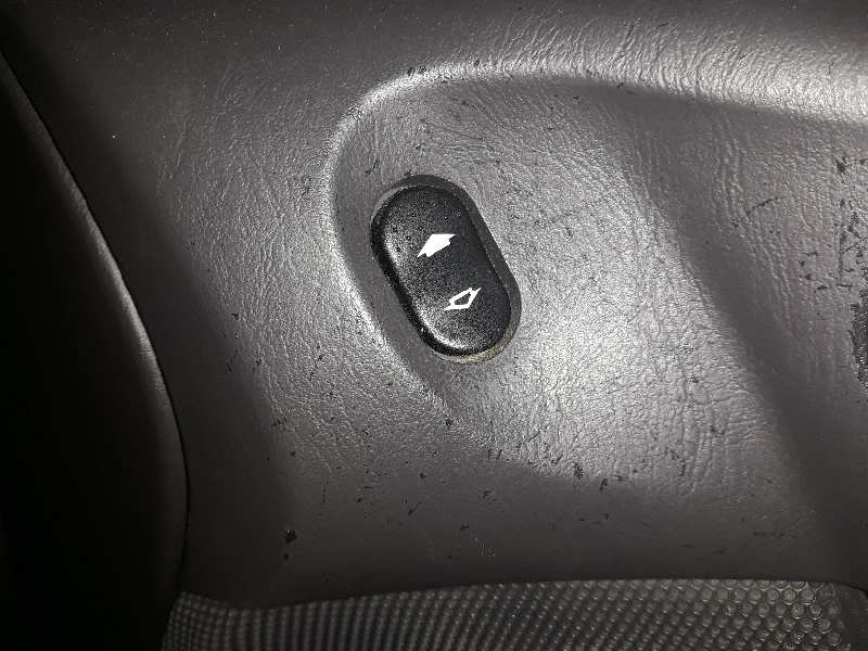 MANDO ELEVALUNAS DELANTERO DERECHO