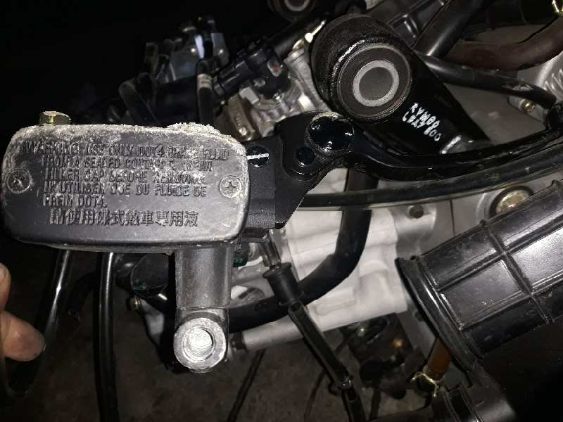 DERECHA BOMBA FRENO KYMCO K-XCT 300I