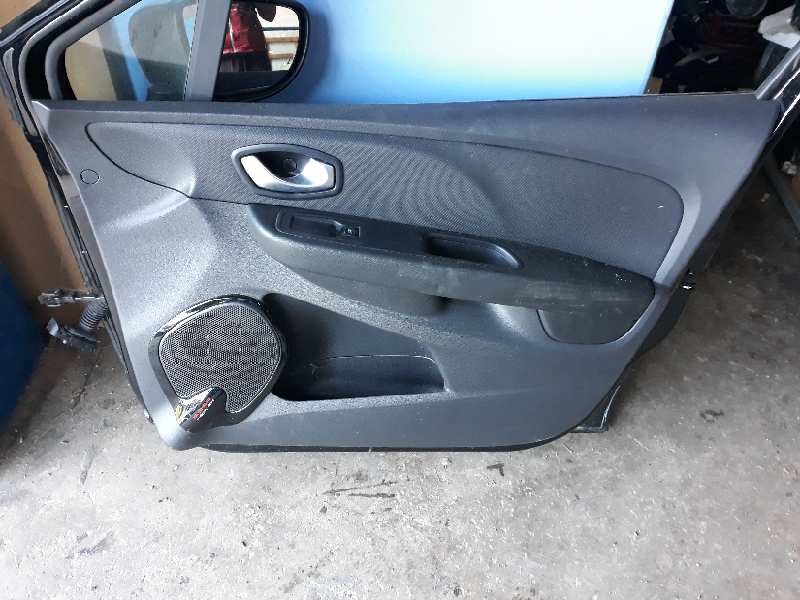 GUARNECIDO PUERTA DELANTERA DERECHA