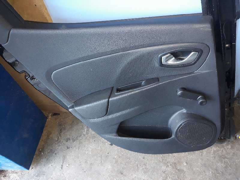 GUARNECIDO PUERTA TRASERA IZQUIERDA