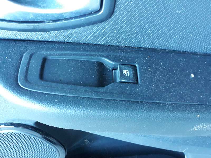 MANDO ELEVALUNAS DELANTERO DERECHO