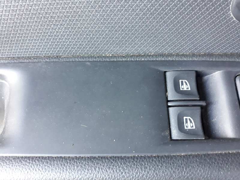 MANDO ELEVALUNAS DELANTERO IZQUIERDO 