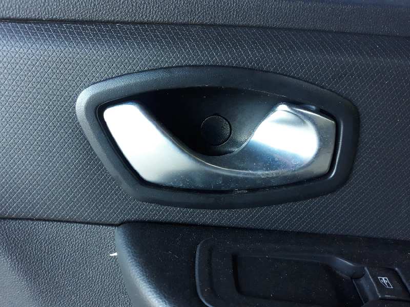 MANETA INTERIOR DELANTERA DERECHA