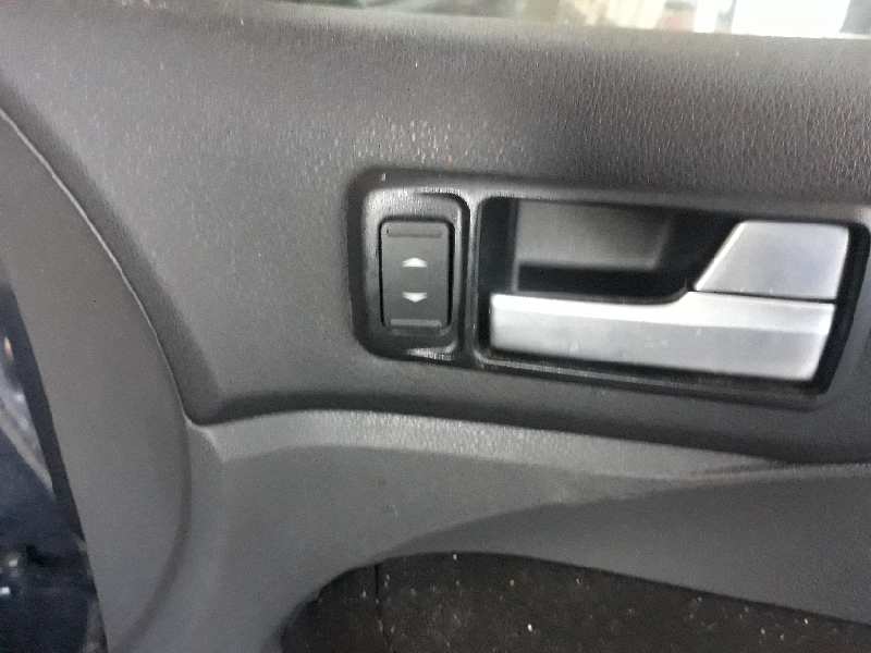 ELEVALUNAS DELANTERO DERECHO