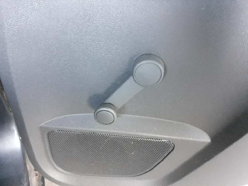 ELEVALUNAS TRASERO DERECHO