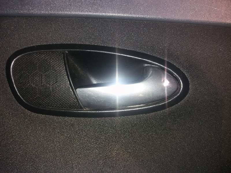 MANETA INTERIOR DELANTERA DERECHA