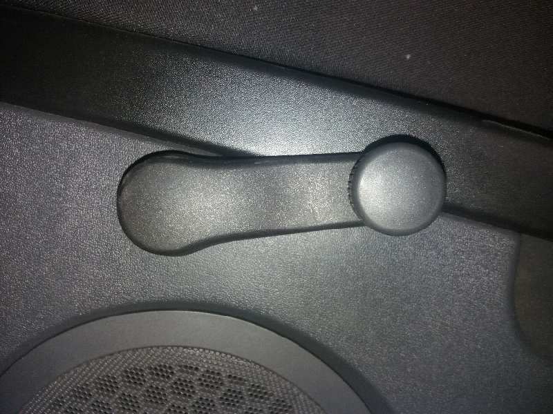 ELEVALUNAS TRASERO DERECHO