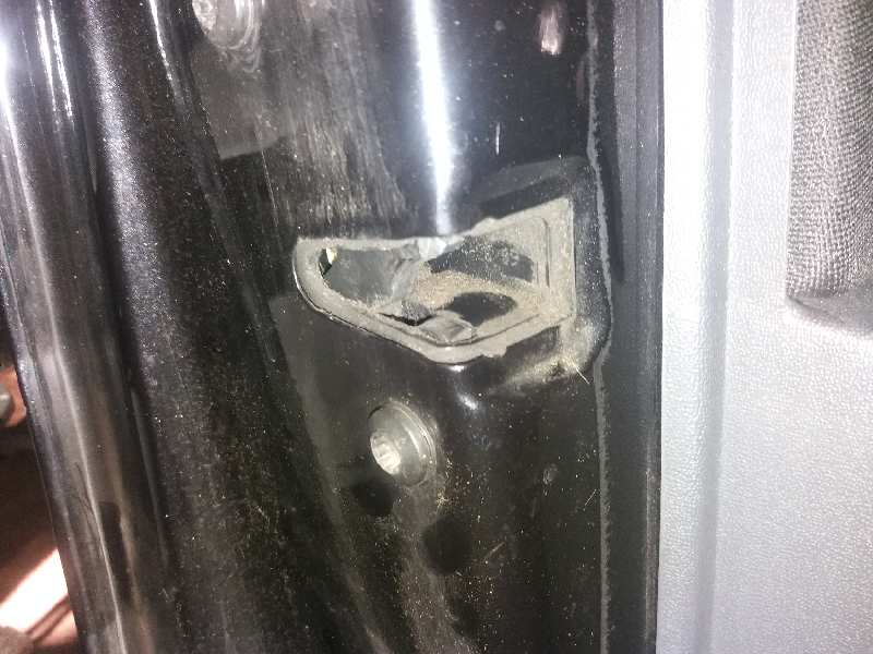 CERRADURA PUERTA DELANTERA IZQUIERDA 