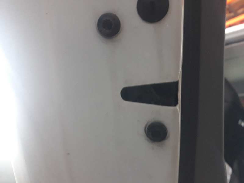 CERRADURA PUERTA TRASERA IZQUIERDA 