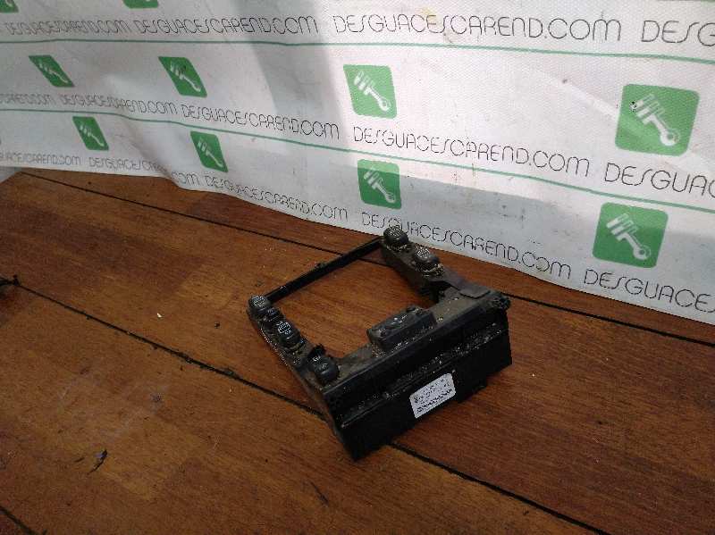 MANDO ELEVALUNAS DELANTERO IZQUIERDO 