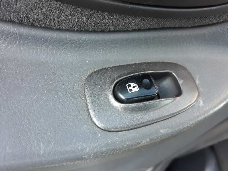 ELEVALUNAS TRASERO IZQUIERDO