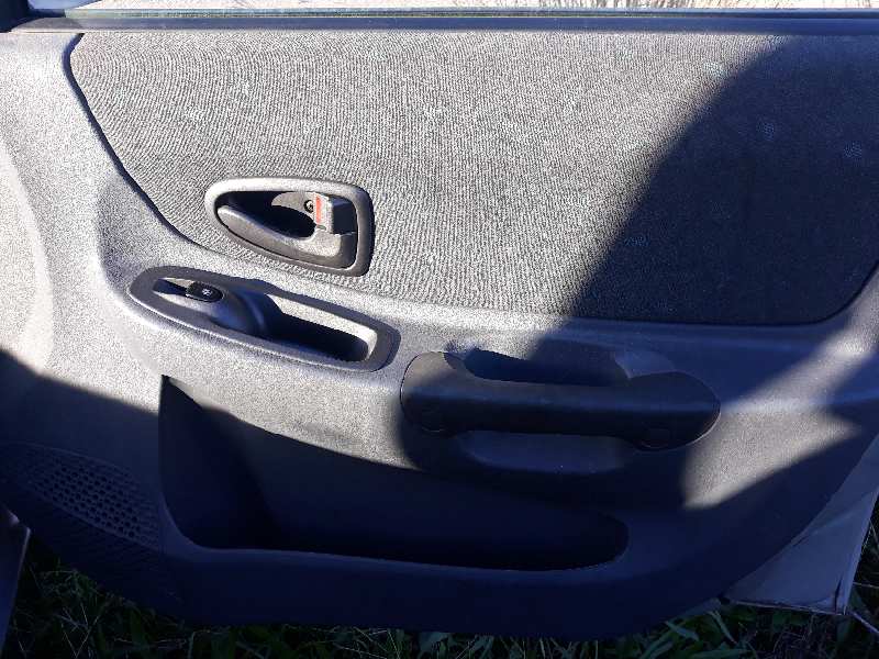 GUARNECIDO PUERTA DELANTERA DERECHA