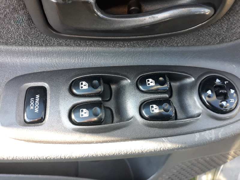 MANDO ELEVALUNAS DELANTERO IZQUIERDO 