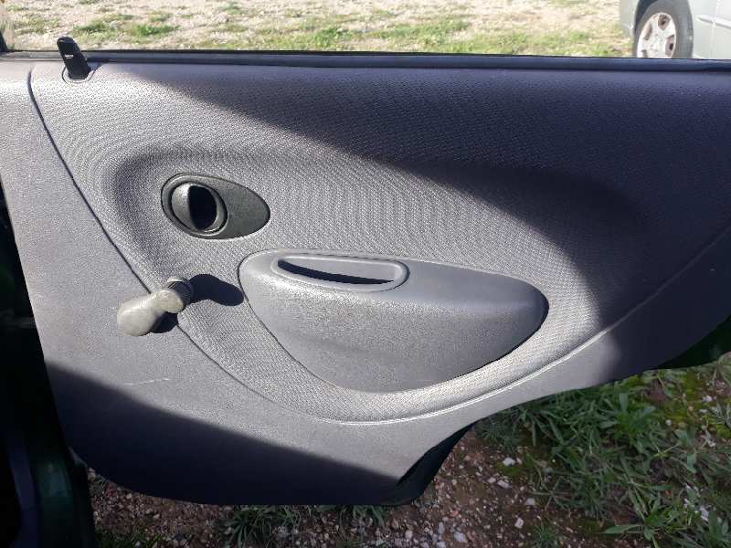 GUARNECIDO PUERTA TRASERA DERECHA