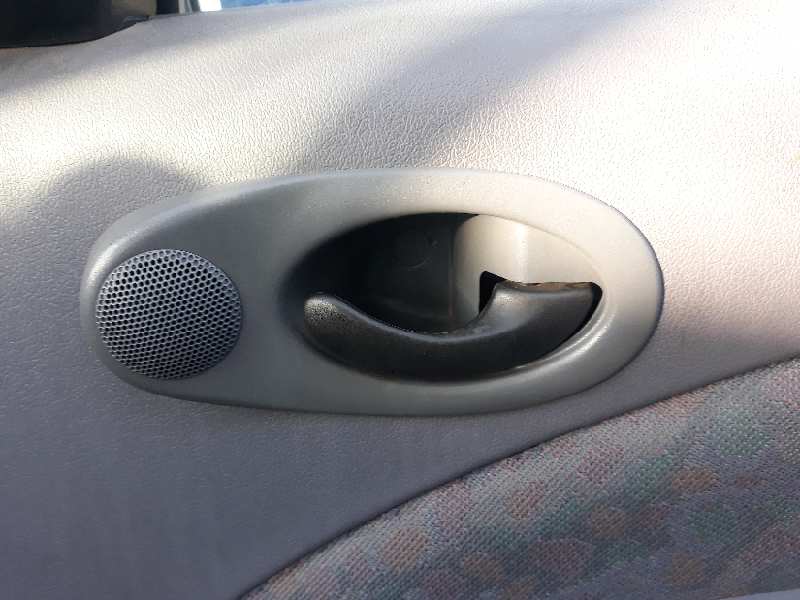 MANETA INTERIOR DELANTERA DERECHA