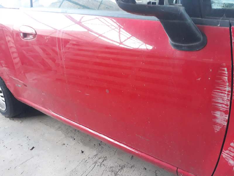 PUERTA DELANTERA DERECHA