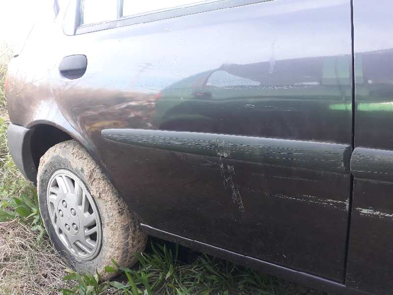 PUERTA TRASERA DERECHA FORD FIESTA BERLINA (DX)