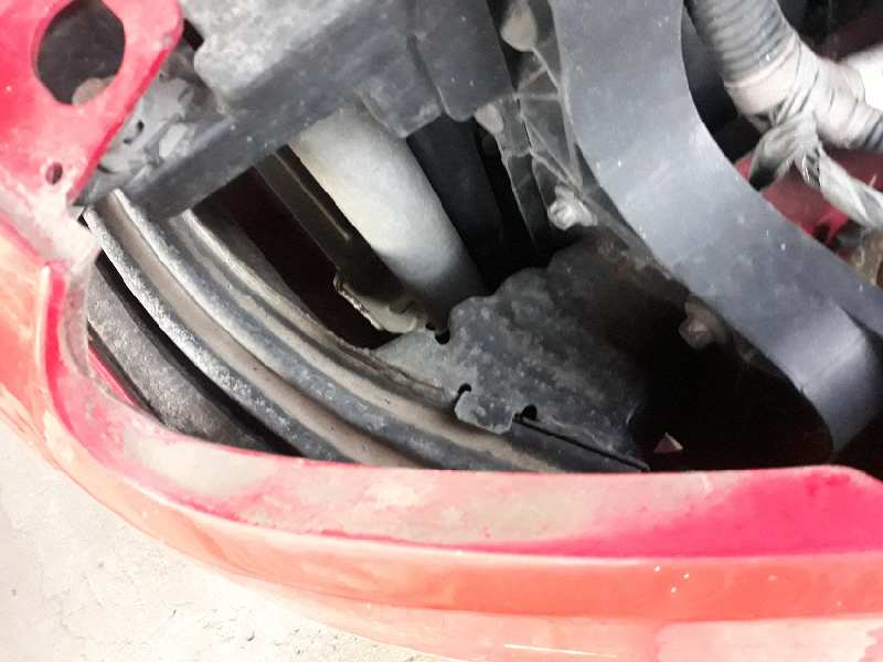 REFUERZO PARAGOLPES DELANTERO