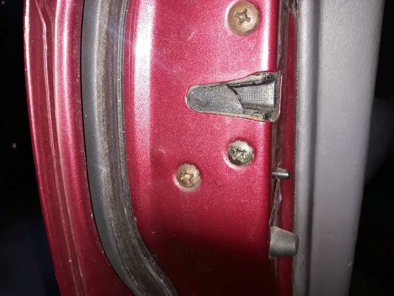 CERRADURA PUERTA TRASERA IZQUIERDA 