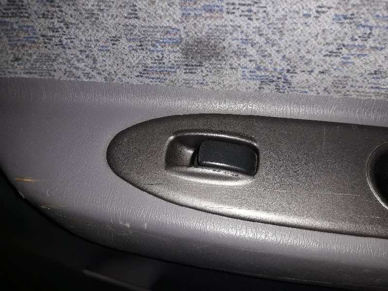 MANDO ELEVALUNAS TRASERO DERECHO