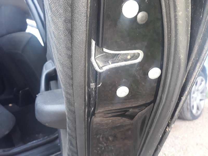 CERRADURA PUERTA TRASERA DERECHA 