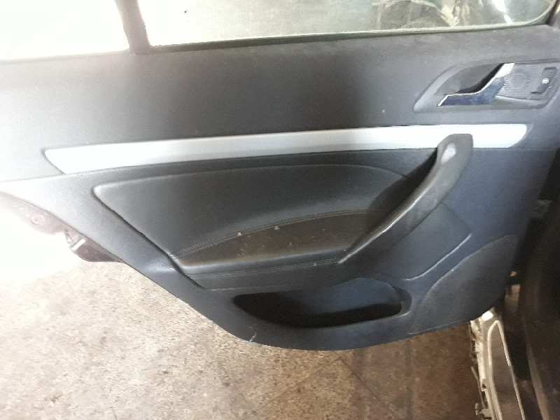 GUARNECIDO PUERTA TRASERA IZQUIERDA