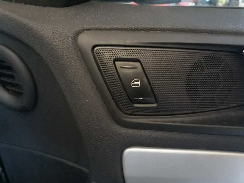 MANDO ELEVALUNAS DELANTERO DERECHO