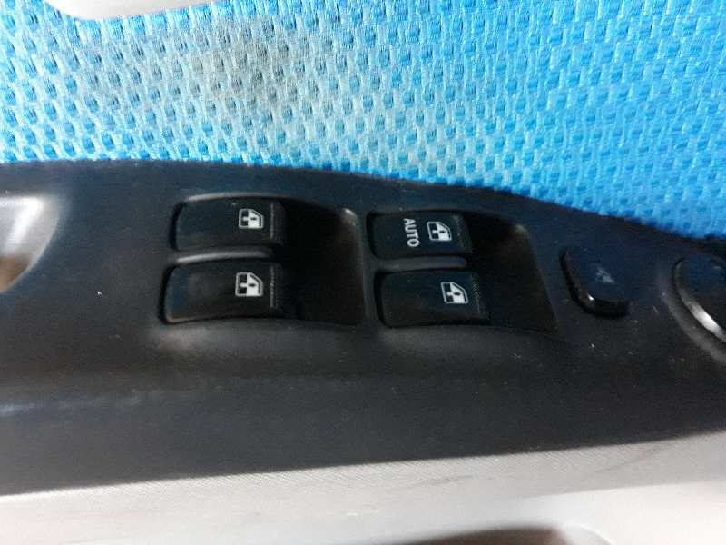 ELEVALUNAS DELANTERO IZQUIERDO