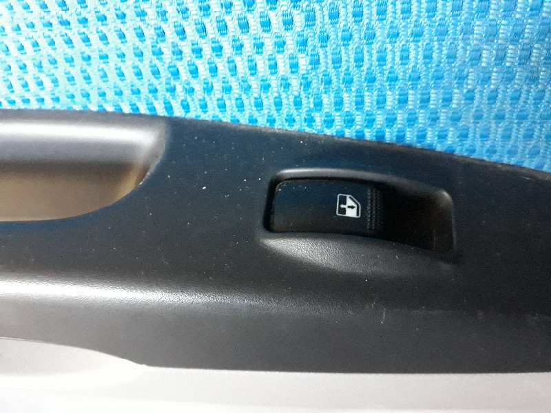 ELEVALUNAS TRASERO IZQUIERDO