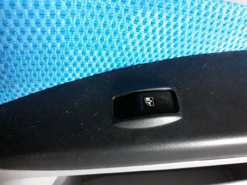 MANDO ELEVALUNAS DELANTERO DERECHO