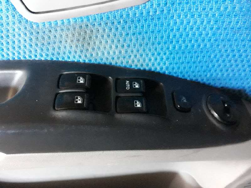 MANDO ELEVALUNAS DELANTERO IZQUIERDO 