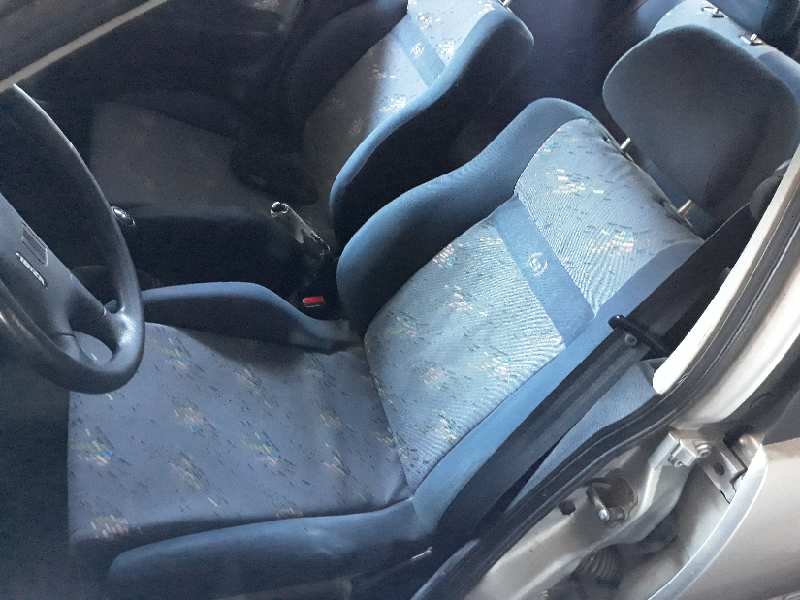 ASIENTO DELANTERO IZQUIERDO