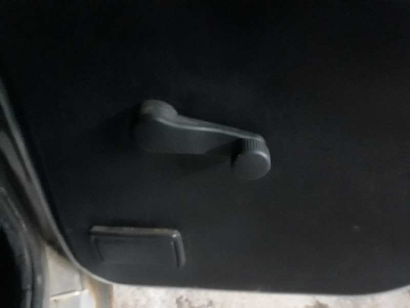 ELEVALUNAS TRASERO DERECHO