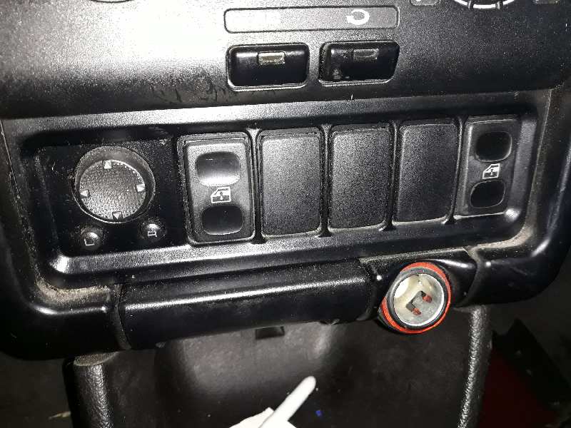 MANDO ELEVALUNAS DELANTERO DERECHO