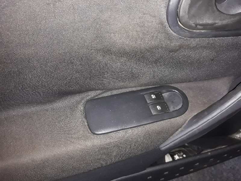 ELEVALUNAS DELANTERO IZQUIERDO