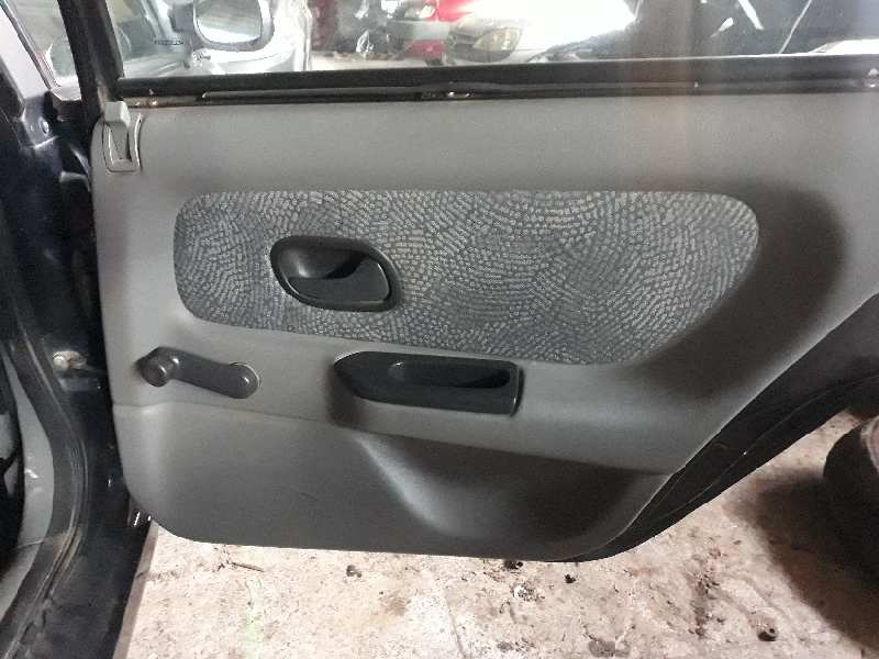 GUARNECIDO PUERTA TRASERA DERECHA